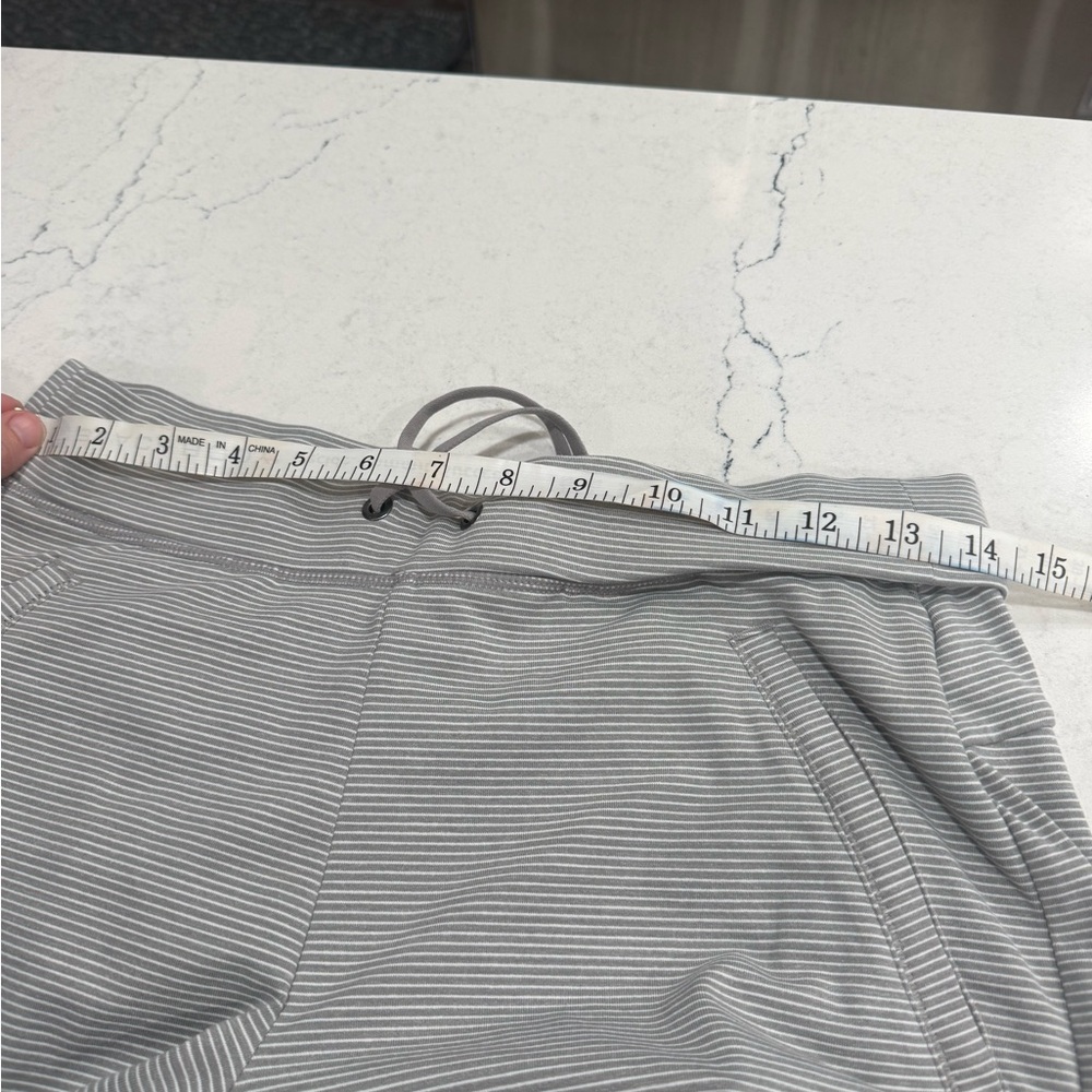Athleta Light Gray Striped Knit Athletic Shorts - Picture 6 of 7